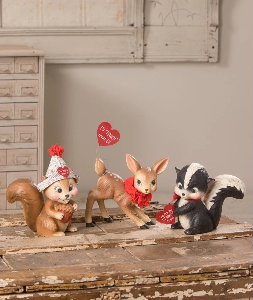 Bethany Lowe Stinkin' Cute Skunk Figurine 4 Bethany Lowe Stinkin' Cute Skunk Figurine