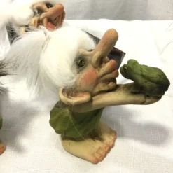 TheHolidayBarn.com Troll Kissing A Frog New!